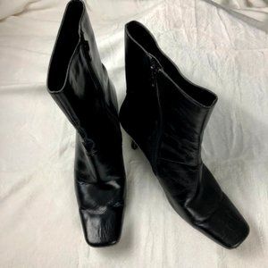 Leather black boot square toe 8 M